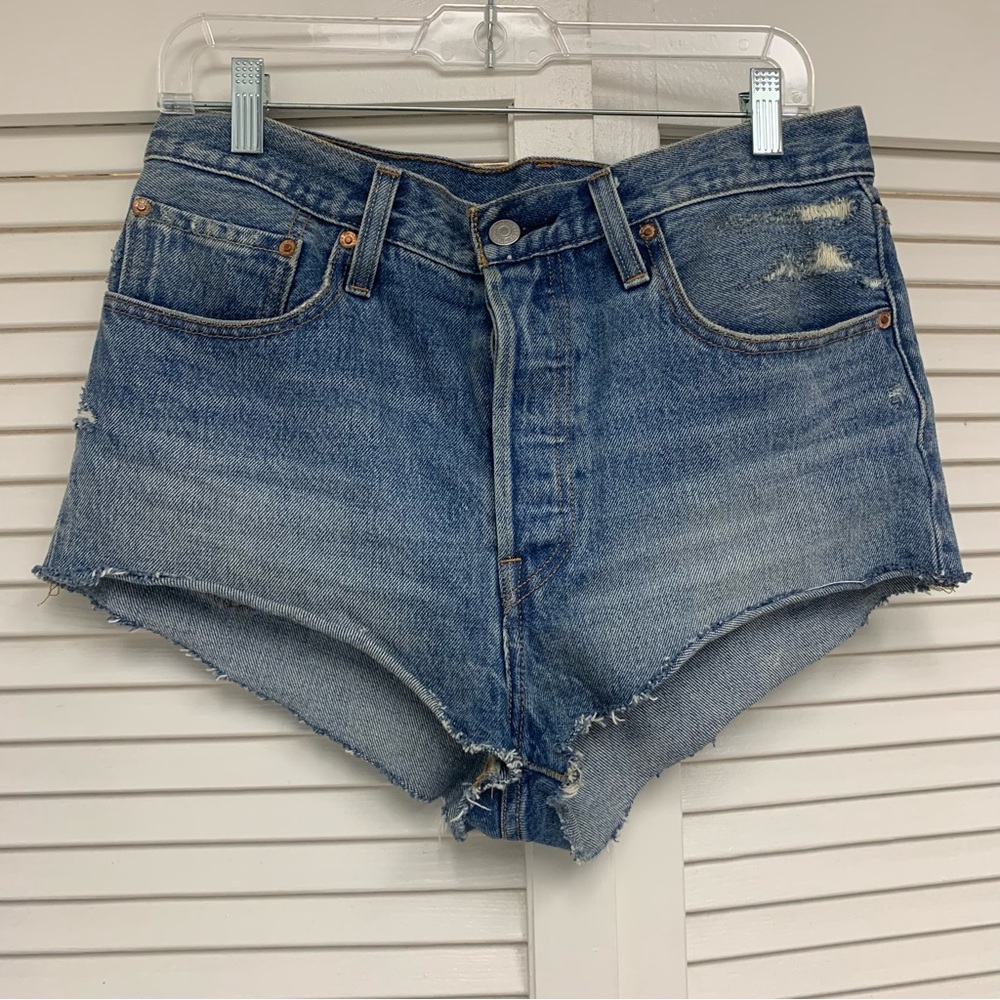 Levi’s 501 Cutoff Denim High Rise Shorts 32”